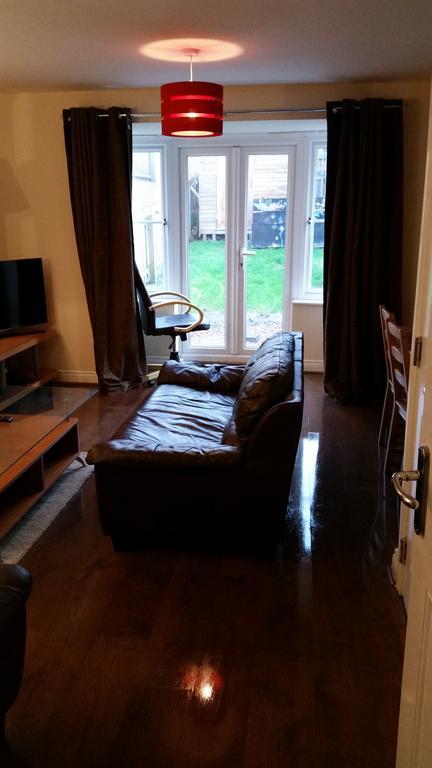 Livingston Ideal Commuter House Экстерьер фото